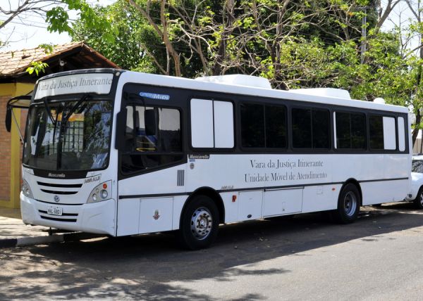 Ônibus da Justiça Itinerante do Tribunal de Justiça de Roraima.