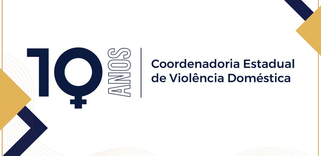 Imagem colorida mostra o banner da comemoração dos 10 anos de atuação da Coordenadoria de Violência Doméstica (CEVID) do TJRR. 