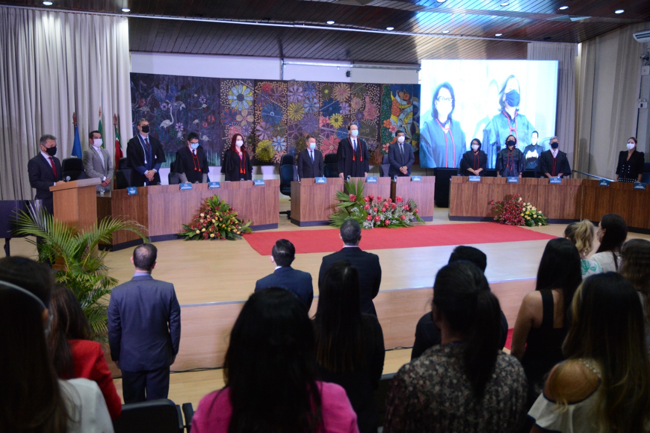 Na imagem mostra a presença autoridades do poder público de Roraima durante solenidade de abertura do Ano Judiciário 2022.