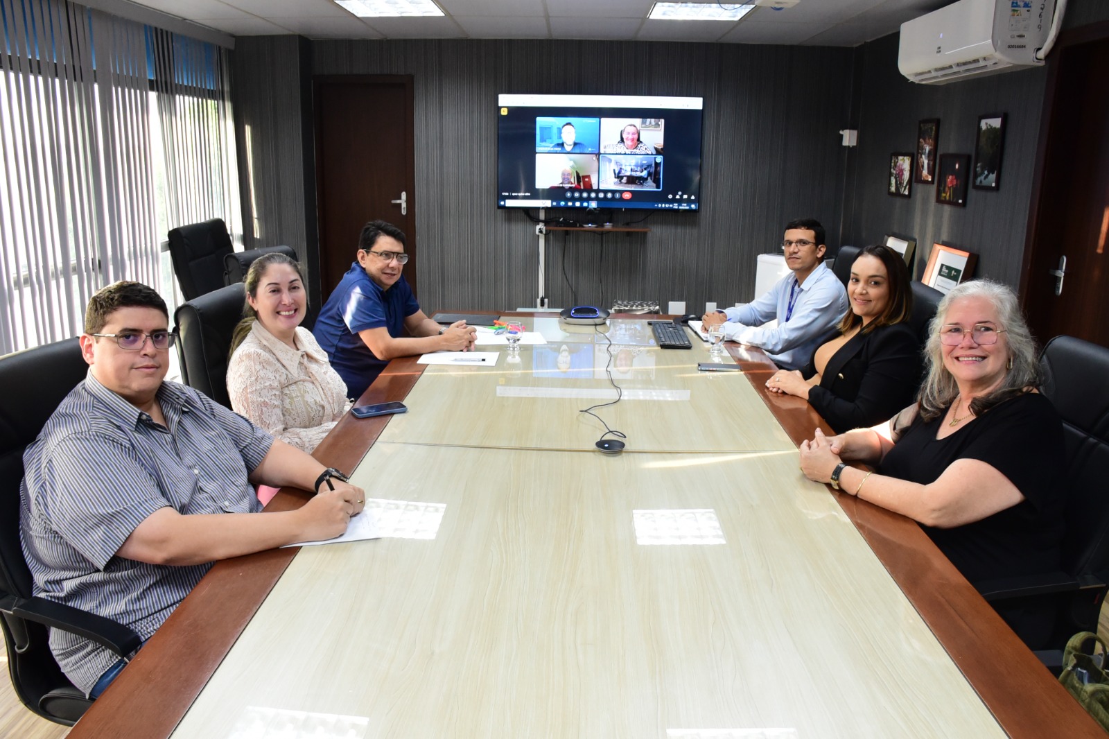 ASSUNTOS INSTITUCIONAIS - Presidente do TJRR se reúne com