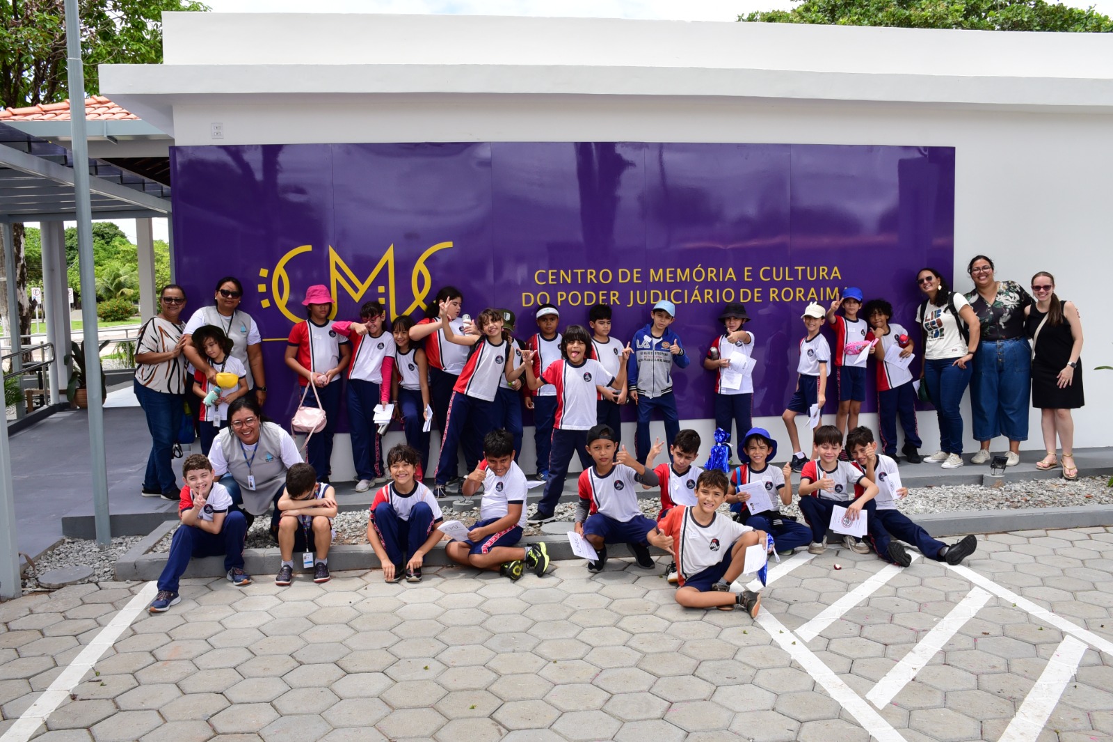 PRESERVANDO A HISTÓRIA - Alunos do Colégio de Aplicação conhecem Centro de Memória e Cultura do Poder Judiciário