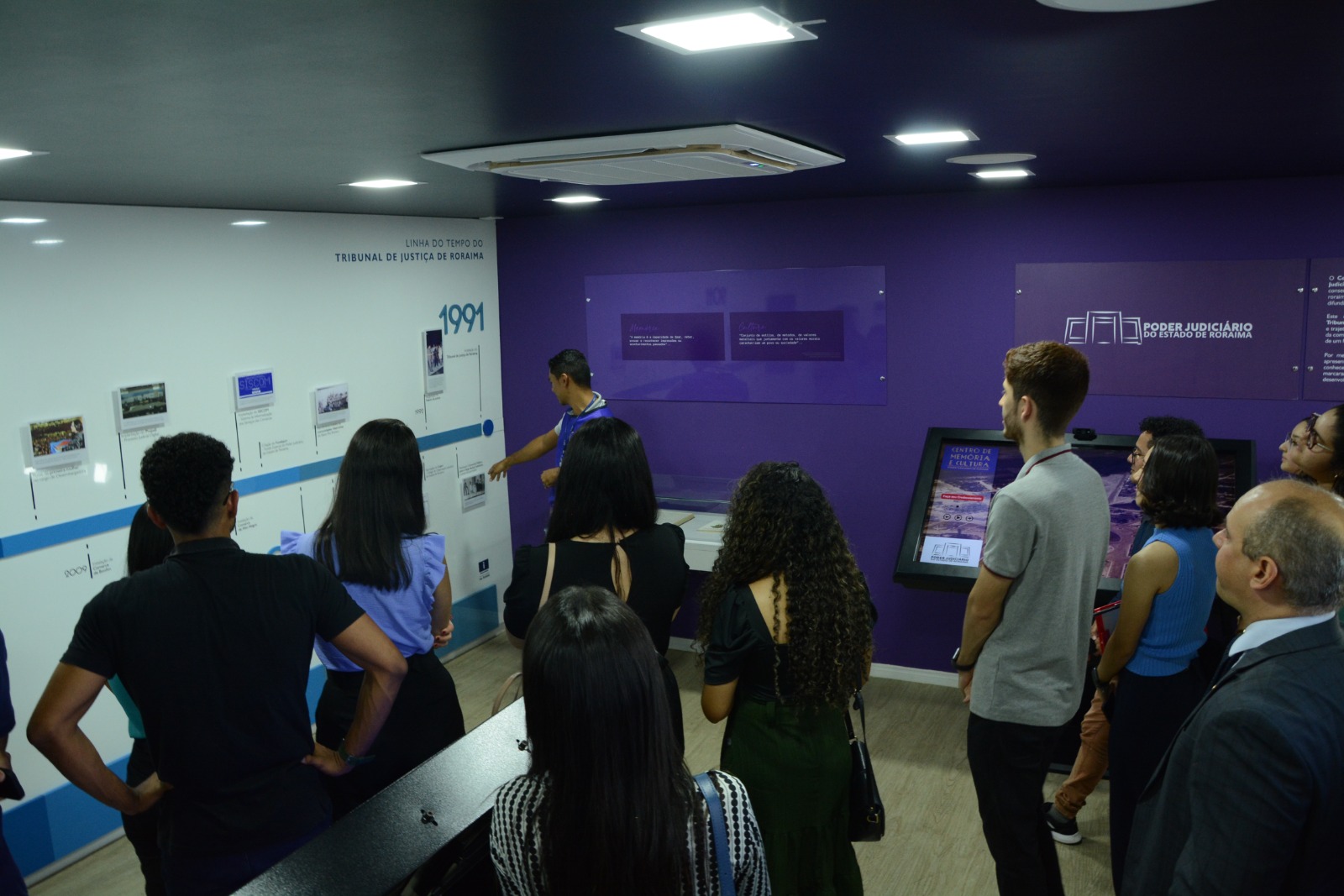 TRABALHO DE CAMPO - Estudantes visitam Centro de Memória e Cultura do Poder Judiciário