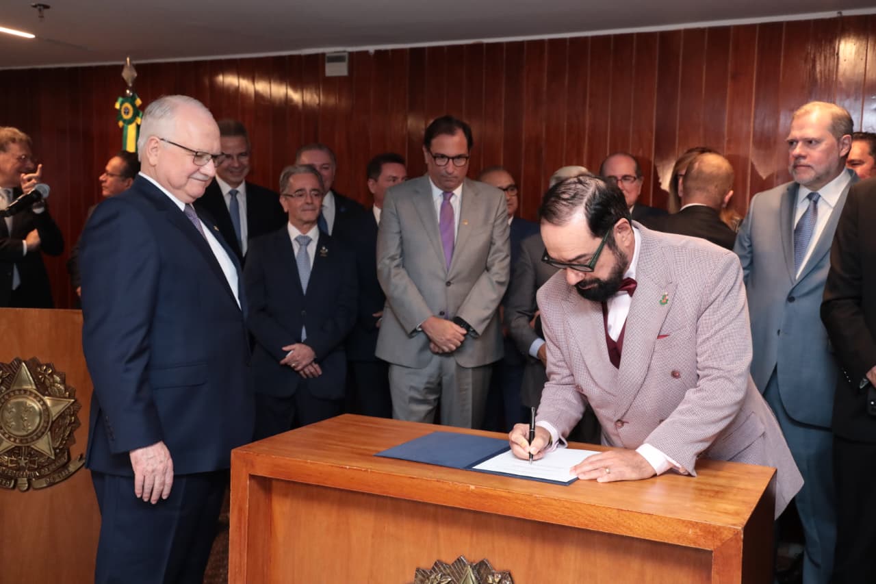 Presidente do TJRR participa de reunião com cúpula do Judiciário e assina acordo de modernização em Brasília