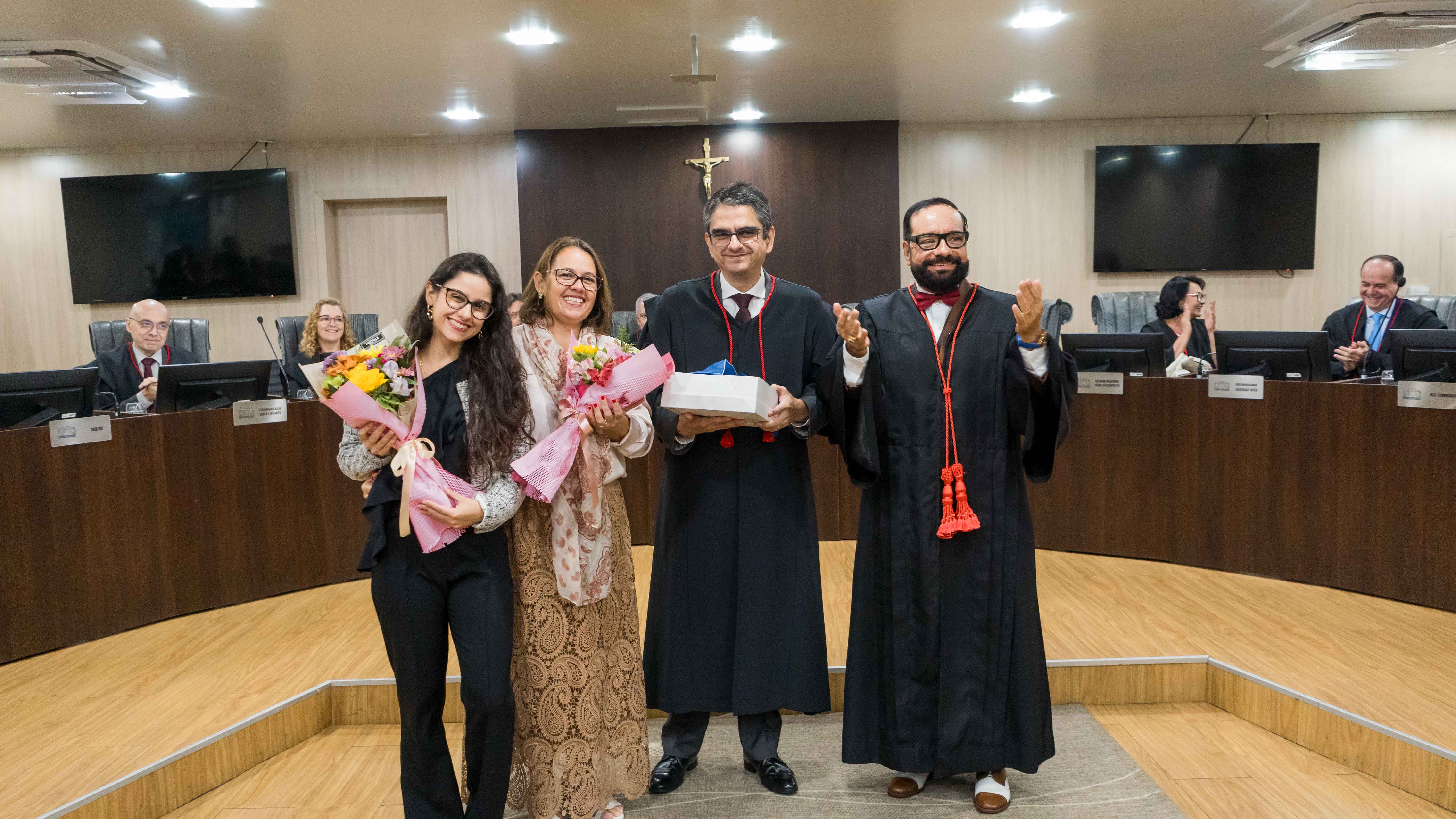 TRAJETÓRIA NA MAGISTRATURA - Judiciário homenageia desembargador Ricardo de Aguiar Oliveira em sessão especial de reconhecimento