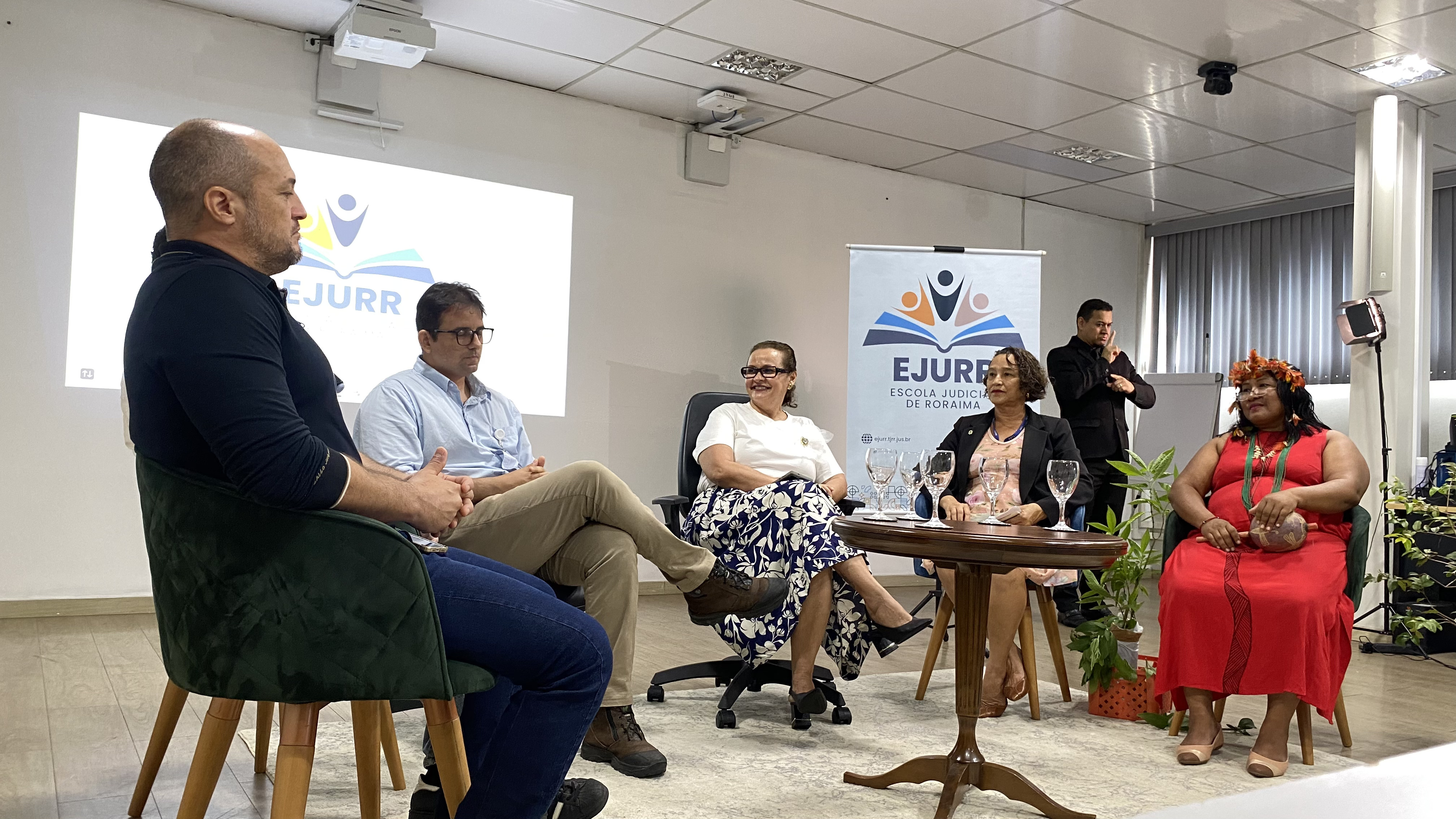 Ações do ‘Tribunal Verde’  – TJRR promove conscientização ecológica em roda de conversa sobre plantas