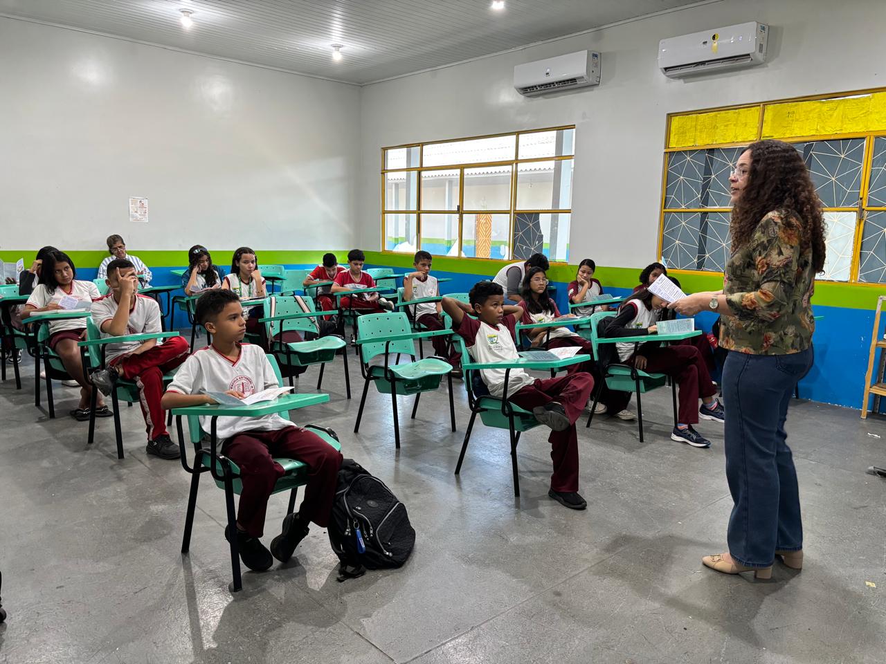 Justiça Comunitária promove ações sobre o Estatuto da Pessoa Idosa em escolas estaduais de Boa Vista