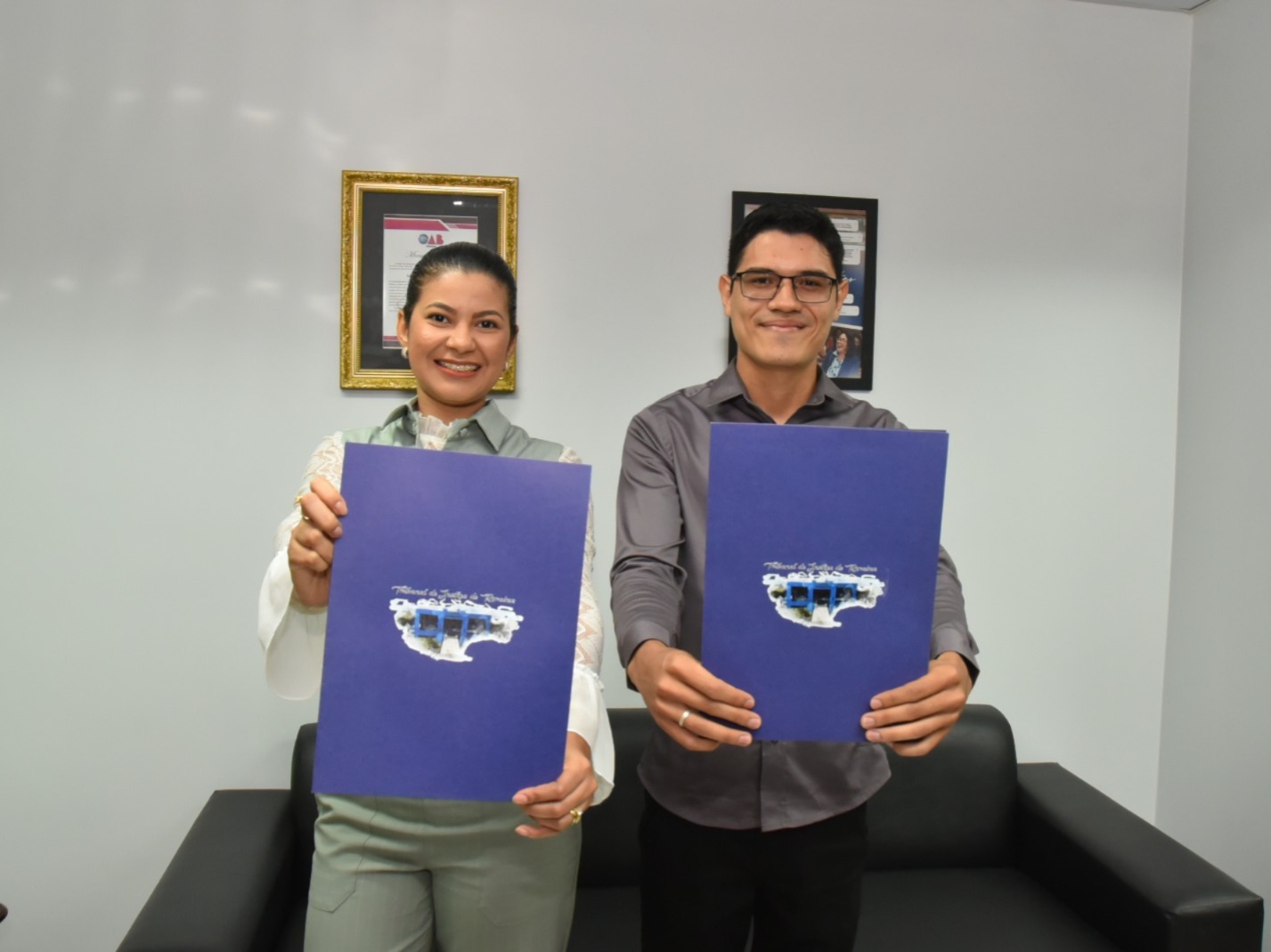 TJRR empossa dois novos servidores e marca posse do primeiro candidato indígena aprovado no VII Concurso