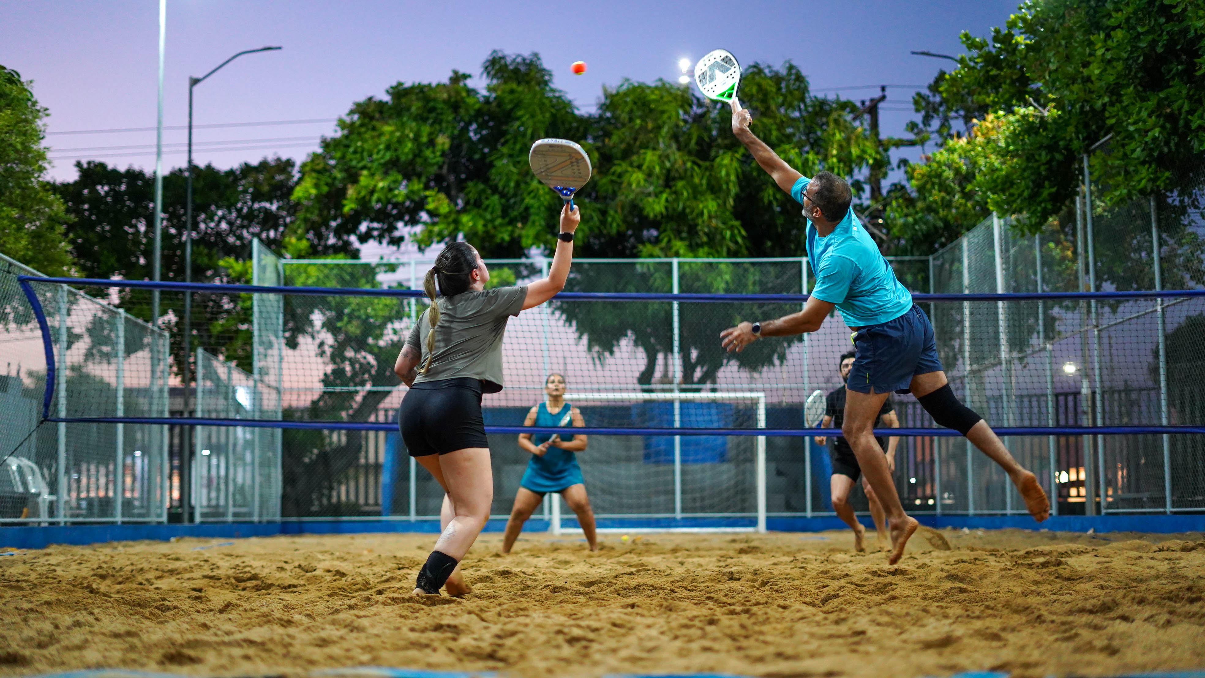 Torneio de Beach Tennis reúne disputas acirradas