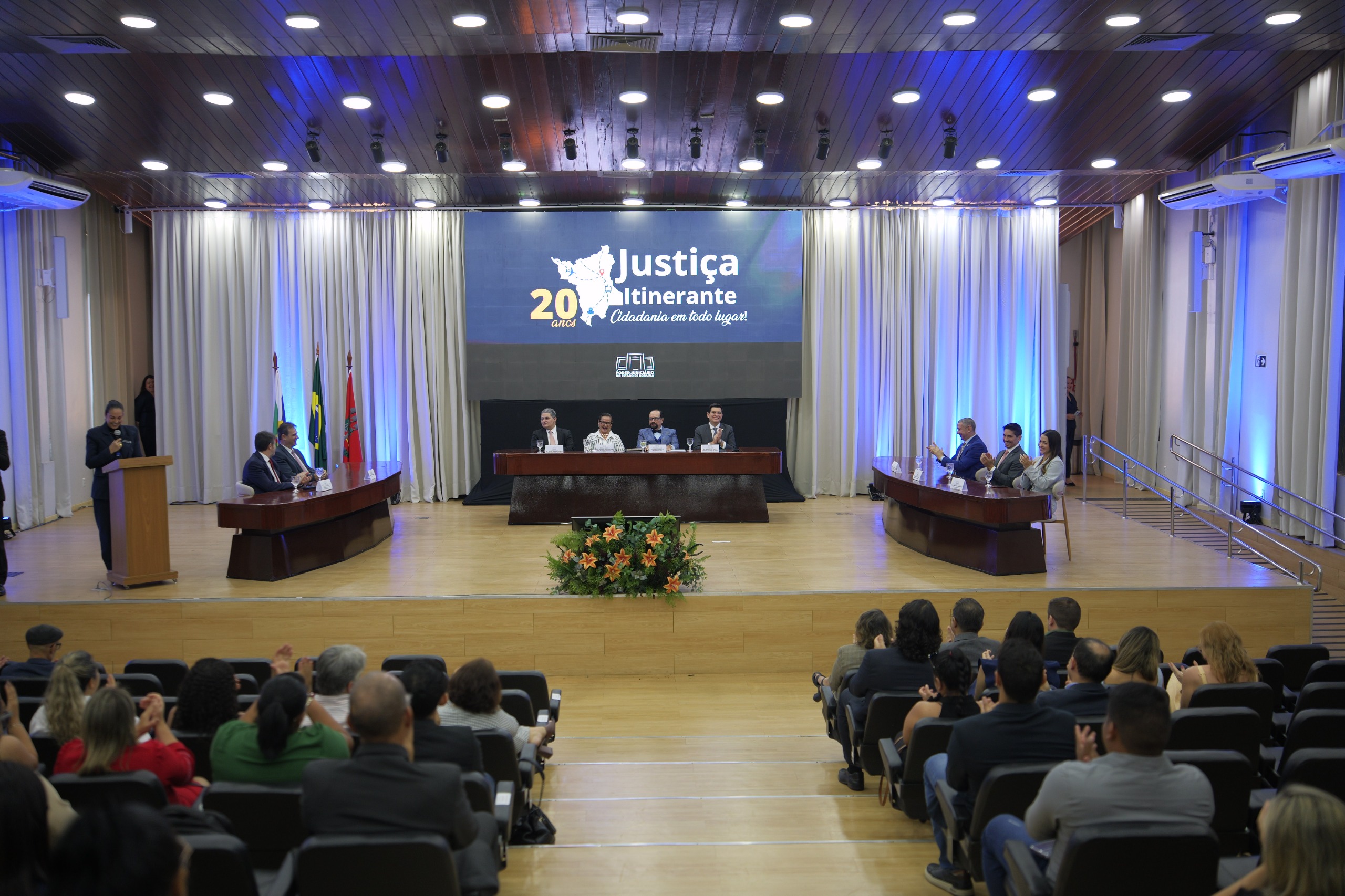 JUSTIÇA QUE VAI AO ENCONTRO - Vara da Justiça Itinerante celebra 20 anos de atuação junto às comunidades de Roraima