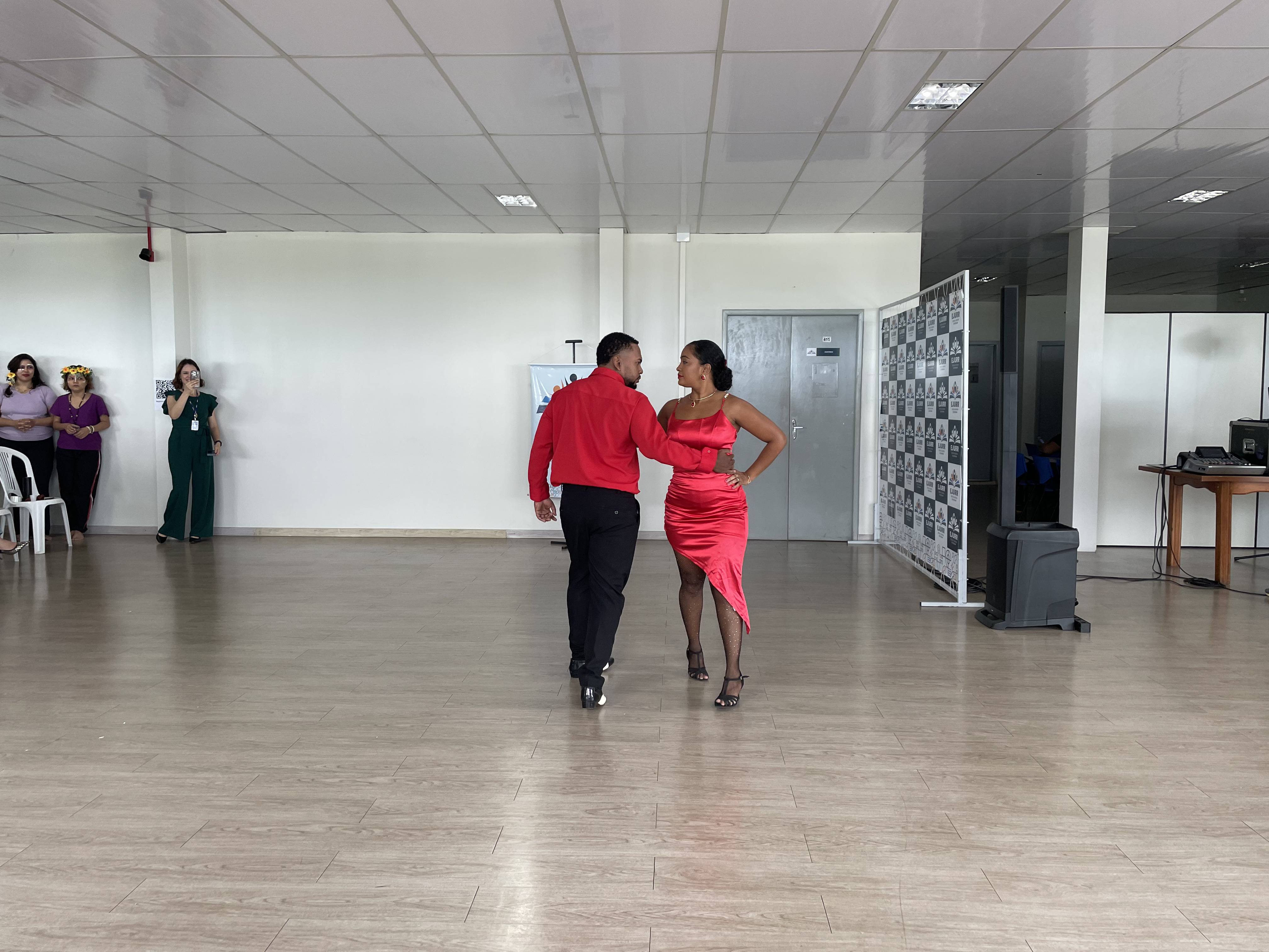 dupla de tango dançando dupla de tango dançando