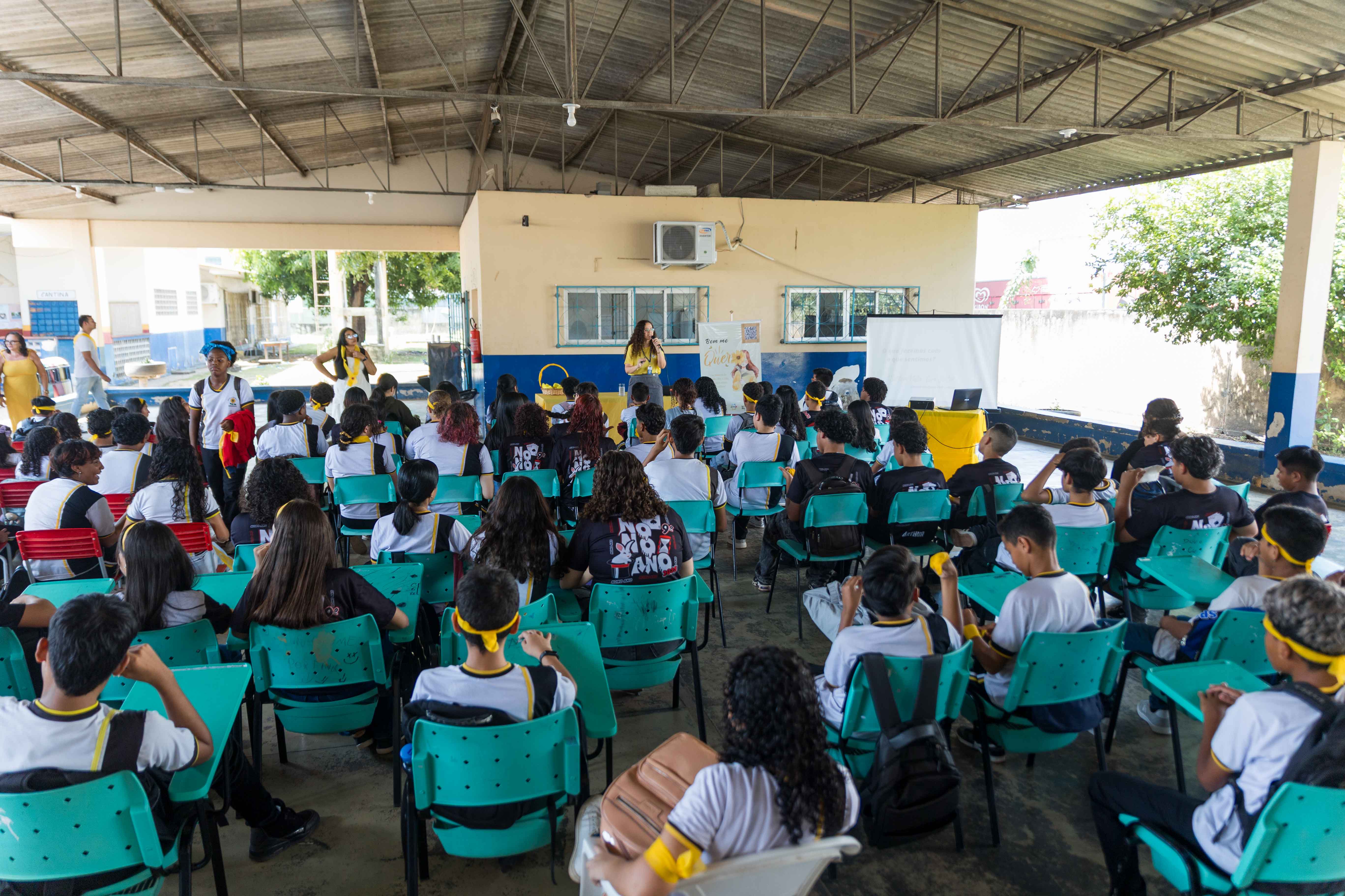 SETEMBRO AMARELO - Justiça Comunitária leva palestra sobre valorização da vida a jovens e professores em Boa Vista