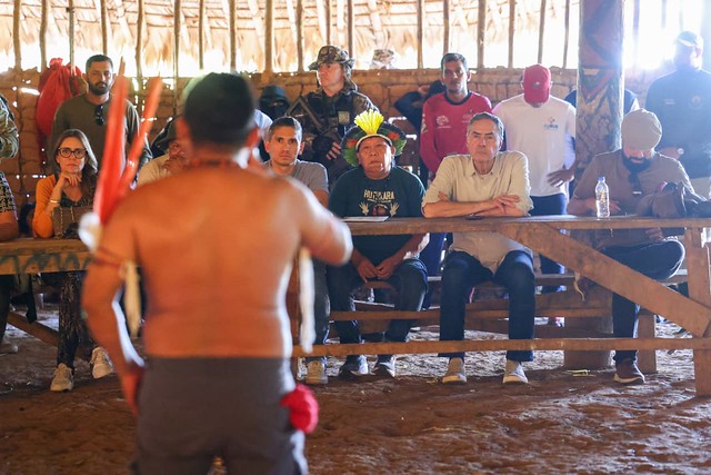 Presidente do CNJ e do STF sobrevoa áreas de garimpo e dialoga com comunidade Yanomami