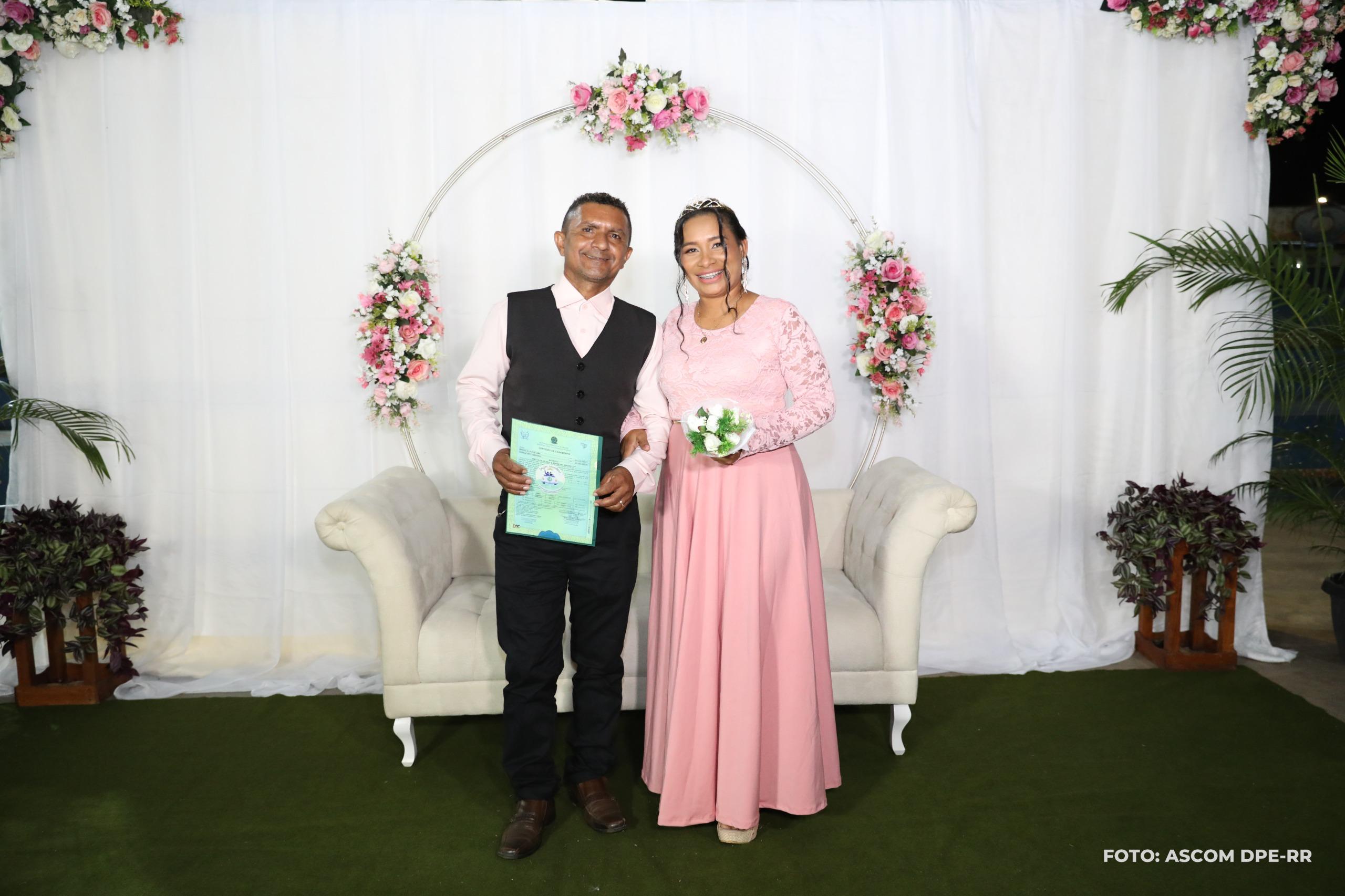ENFIM, CASADOS! “Só tinha uma vaga, era a nossa”, relembra casal que participou de casamento coletivo da DPE-RR em Rorainópolis