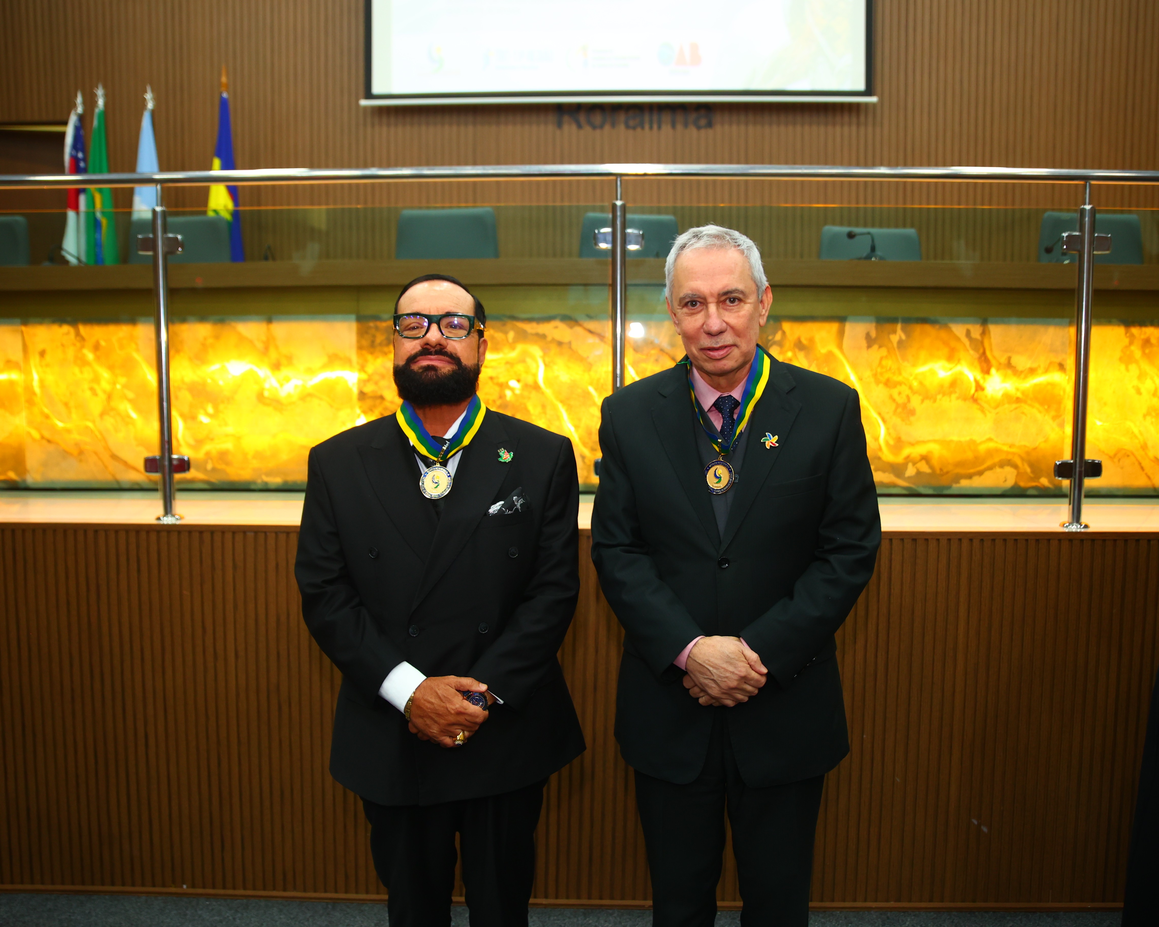 Presidente e Vice do TJRR recebem Medalha de Honra ao Mérito Judiciário da Escola Judicial do TRT-11
