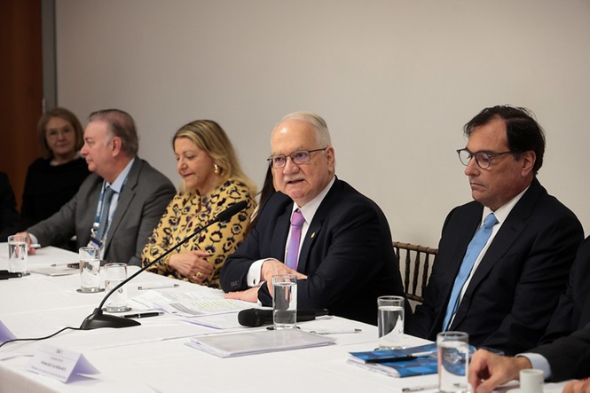 Ministro Edson Fachin realiza reunião de trabalho no TJSC com 24 presidentes de tribunais 