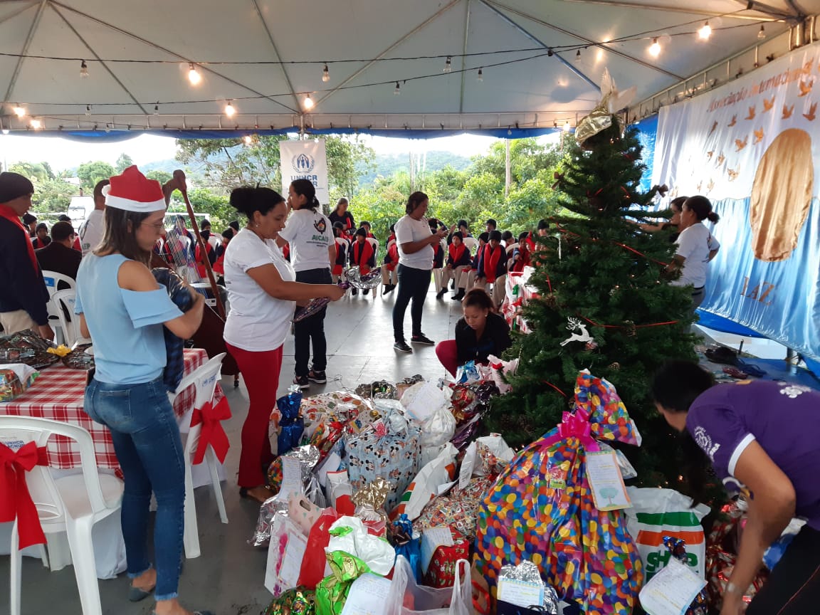 Entrega de brinquedos em Pacaraima.