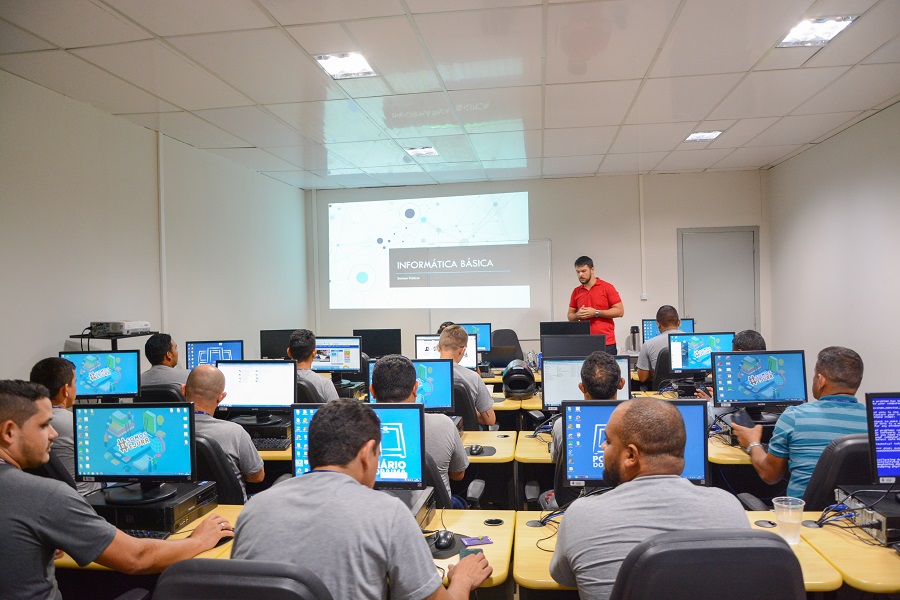 Aulas de informática.