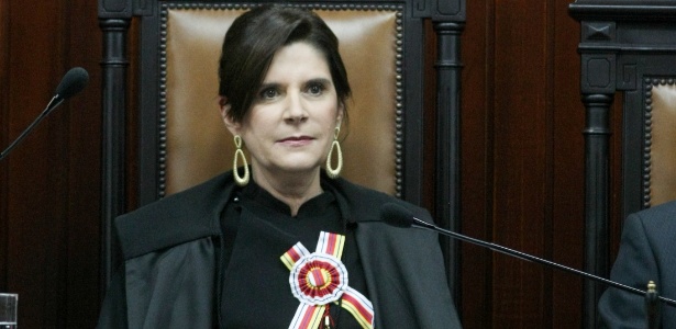 Ministra Maria Elizabeth Guimarães Teixeira Rocha do Superior Tribunal Militar